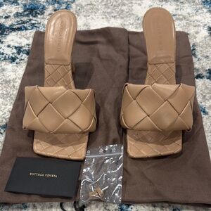 Bottega Veneta Beige Quilted Sandals